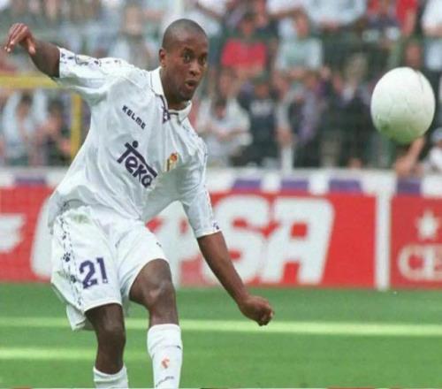 阿贾克斯,大胜多特,罗伊斯点球,香港赛马场,香港赛马,赛马活动,马会资讯